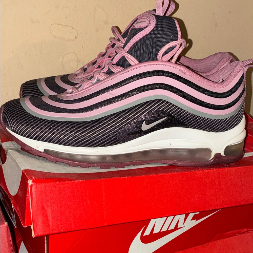 Nike Women's Air Max 97 in Elemental Pink Rose-Gridiron sneakers size 8